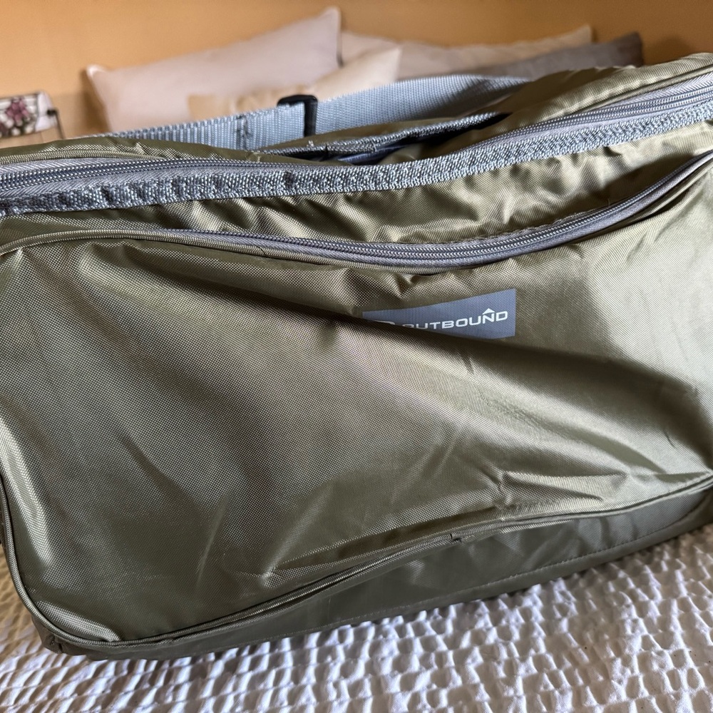 Green Minimalist Cooler Bag with Zipper Closure